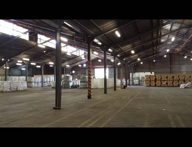 1,800M² FACTORY TO LET IN BELLVILLE CENTRAL